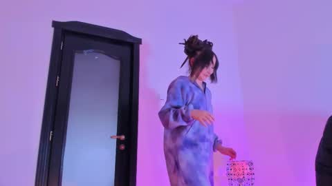 Snapshot of peanaughty chatting on 02-12-26, 08:20 Kate online show from 02-12-26, 08:20