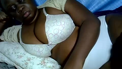 Snapshot of pearl_33 chatting on 06-06-26, 01:05 Keci online show from 06-06-26, 01:05