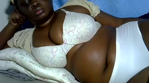 Snapshot of pearl_33 chatting on 06-07-26, 01:15 Keci online show from 06-07-26, 01:15