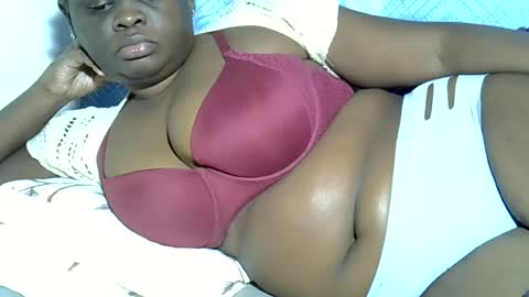 Snapshot of pearl_33 chatting on 06-16-26, 01:58 Keci online show from 06-16-26, 01:58