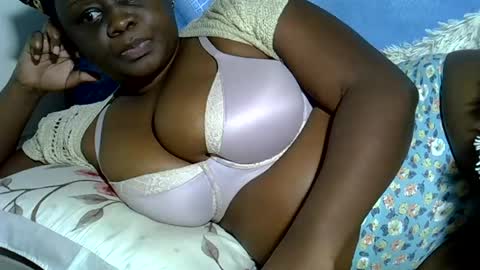 Snapshot of pearl_33 chatting on 07-02-26, 02:22 Keci online show from 07-02-26, 02:22