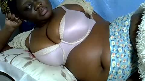 Snapshot of pearl_33 chatting on 07-02-26, 03:23 Keci online show from 07-02-26, 03:23