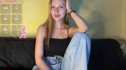Snapshot of pearlinesilfies chatting on 06-27-26, 04:01 Zlata online show from 06-27-26, 04:01