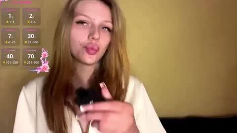Snapshot of pearlinesilfies chatting on 06-28-26, 06:25 Zlata online show from 06-28-26, 06:25