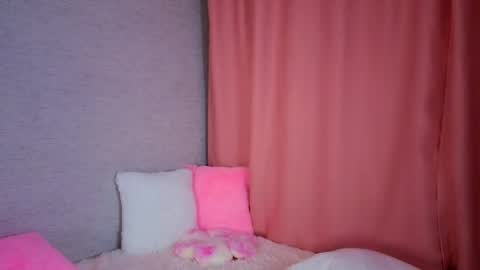 Snapshot of pearly_peach_ chatting on 04-30-26, 06:14 pearly_peach_ online show from 04-30-26, 06:14