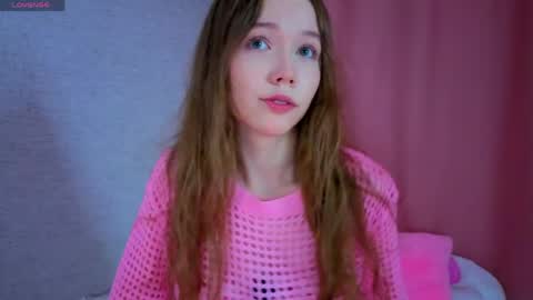 Snapshot of pearly_peach_ chatting on 06-05-26, 06:13 pearly_peach_ online show from 06-05-26, 06:13