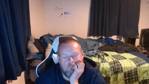 Snapshot of pecker40 chatting on 01-06-25, 02:48 pecker40 online show from 01-06-25, 02:48