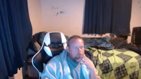 Snapshot of pecker40 chatting on 01-11-25, 10:18 pecker40 online show from 01-11-25, 10:18