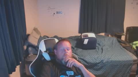 Snapshot of pecker40 chatting on 02-14-25, 03:11 pecker40 online show from 02-14-25, 03:11