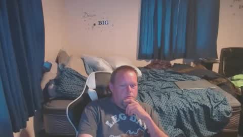 Snapshot of pecker40 chatting on 02-15-25, 06:55 pecker40 online show from 02-15-25, 06:55