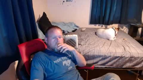 Snapshot of pecker40 chatting on 09-27-25, 07:08 pecker40 online show from 09-27-25, 07:08