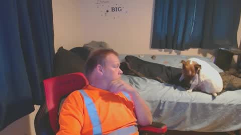 Snapshot of pecker40 chatting on 10-12-25, 07:46 pecker40 online show from 10-12-25, 07:46