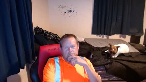 Snapshot of pecker40 chatting on 10-30-25, 01:40 pecker40 online show from 10-30-25, 01:40