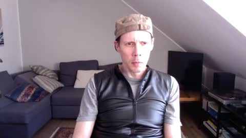 Arno online show from 03-09-25, 03:05