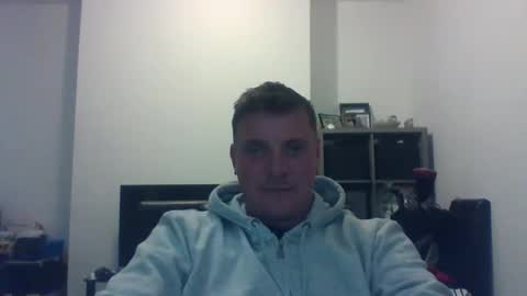 pedrok87 online show from 04-12-26, 11:54
