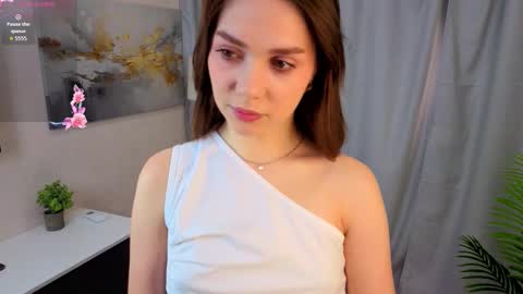 Snapshot of peggydewberry chatting on 02-27-26, 03:06 Rose online show from 02-27-26, 03:06