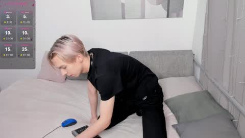 Leo online show from 12-15-24, 06:29