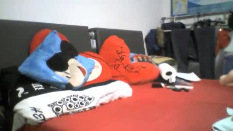 Snapshot of peky988 chatting on 10-31-25, 11:28 peky988 online show from 10-31-25, 11:28