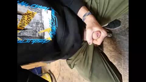 pelnutrauks online show from 12-22-24, 08:36