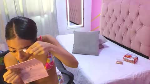 peneelopeecute online show from 12-19-25, 09:00