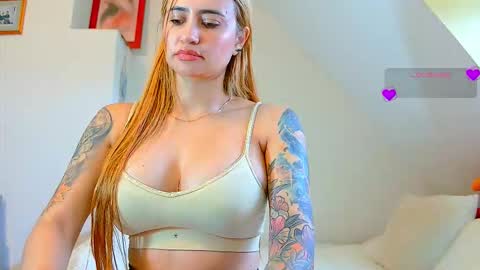 Hi Im Penelope  better vibrations  1111 online show from 03-05-26, 03:08