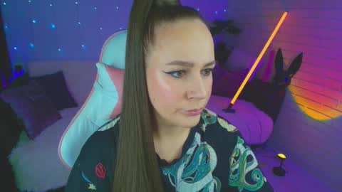 Dia  online show from 10-13-25, 08:53