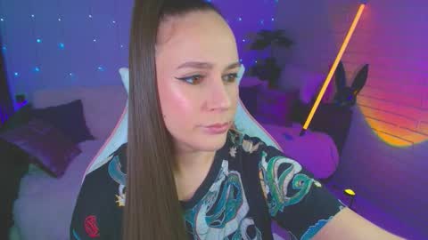 Dia  online show from 10-15-25, 09:26