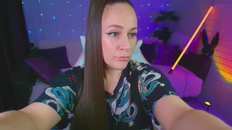 Dia  online show from 11-08-25, 05:40