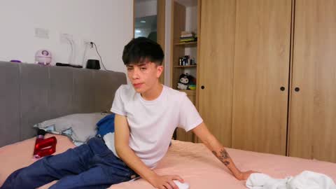 Snapshot of perceo09 chatting on 01-16-25, 04:39 first anal video in bio we are lucy and perceo follow us online show from 01-16-25, 04:39