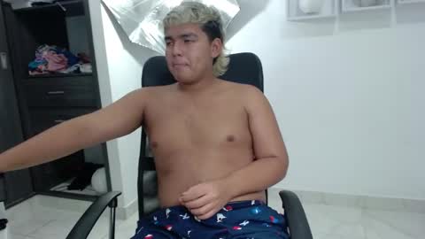 Snapshot of percibal_junior1 chatting on 01-28-25, 05:22 percibal_junior1 online show from 01-28-25, 05:22