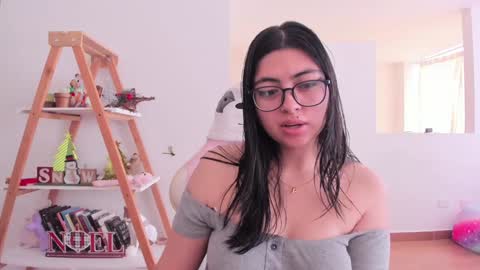 Sarah Ana Banana online show from 01-14-25, 05:01