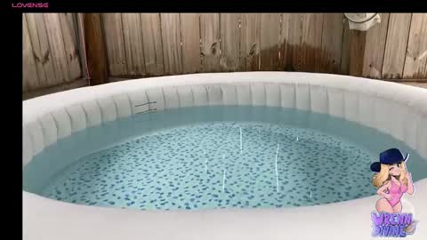 Wrenn Divine online show from 09-30-25, 01:05