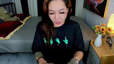 Chloe online show from 10-27-25, 12:58