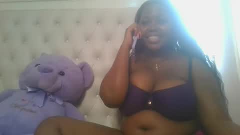 Snapshot of periwinkle20 chatting on 02-20-26, 01:55 Taurus online show from 02-20-26, 01:55