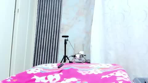 Snapshot of perla_blue1 chatting on 11-13-25, 03:38 perla_blue1 online show from 11-13-25, 03:38