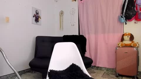 Dulce maria online show from 02-13-25, 10:33