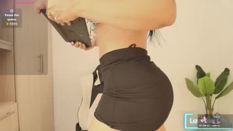 PERLA online show from 10-21-25, 02:18