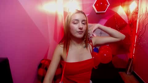 PERLA RED online show from 02-14-25, 02:54
