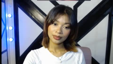 Perla online show from 03-19-26, 03:05