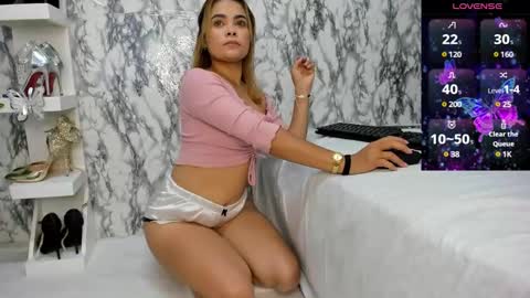 Perla Thompson online show from 02-16-25, 09:59