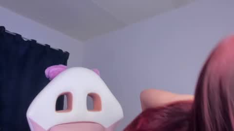 Perla online show from 12-19-24, 03:07