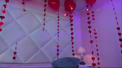 Perla online show from 02-13-25, 07:42