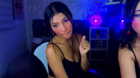 Snapshot of perlaa_moon_ chatting on 06-18-26, 11:58 PERLA online show from 06-18-26, 11:58