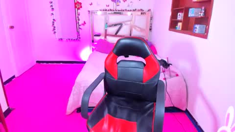 PERLA online show from 04-17-26, 03:09