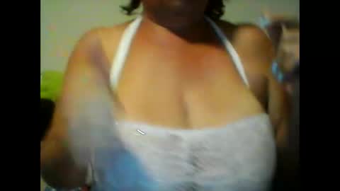 perlita070822 online show from 12-18-24, 03:15