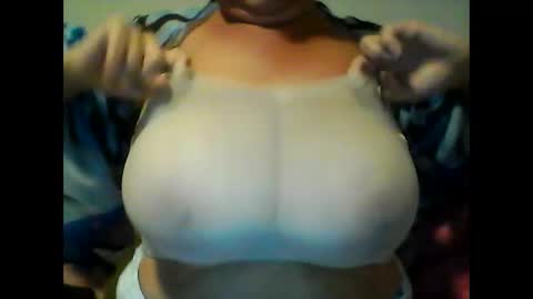 perlita070822 online show from 02-01-25, 04:24
