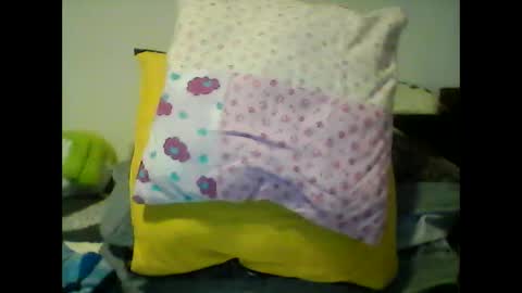 perlita070822 online show from 02-22-25, 04:29