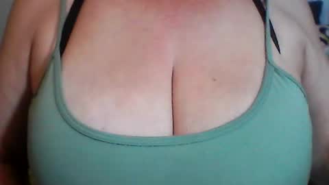 Snapshot of perlita070822 chatting on 07-21-26, 03:20 perlita070822 online show from 07-21-26, 03:20