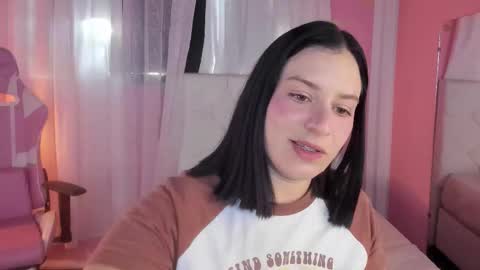 Snapshot of persefone_saira chatting on 02-05-26, 09:19 Marie online show from 02-05-26, 09:19