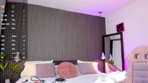 Lizza online show from 03-25-26, 11:49